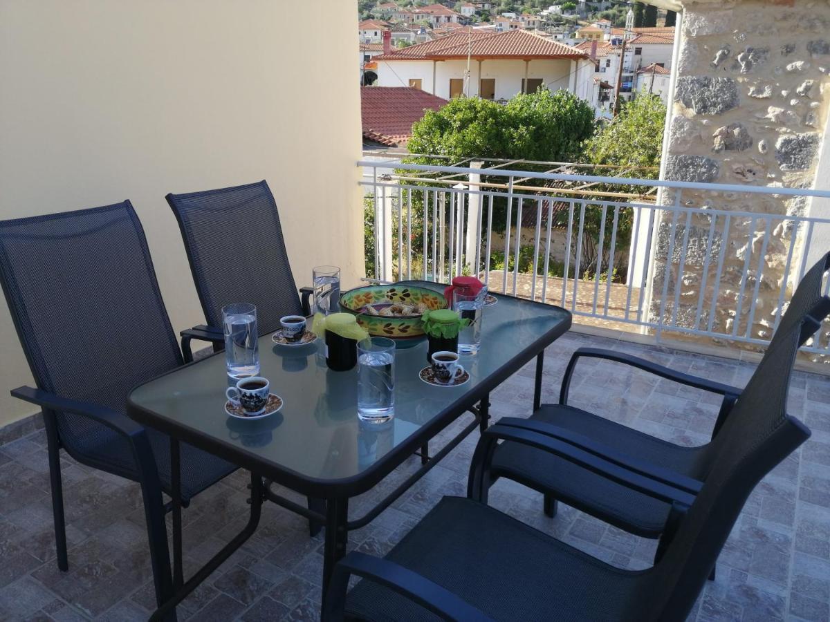Sunny Cozy House With Grand Courtyard Apartment Leonidio Exterior photo