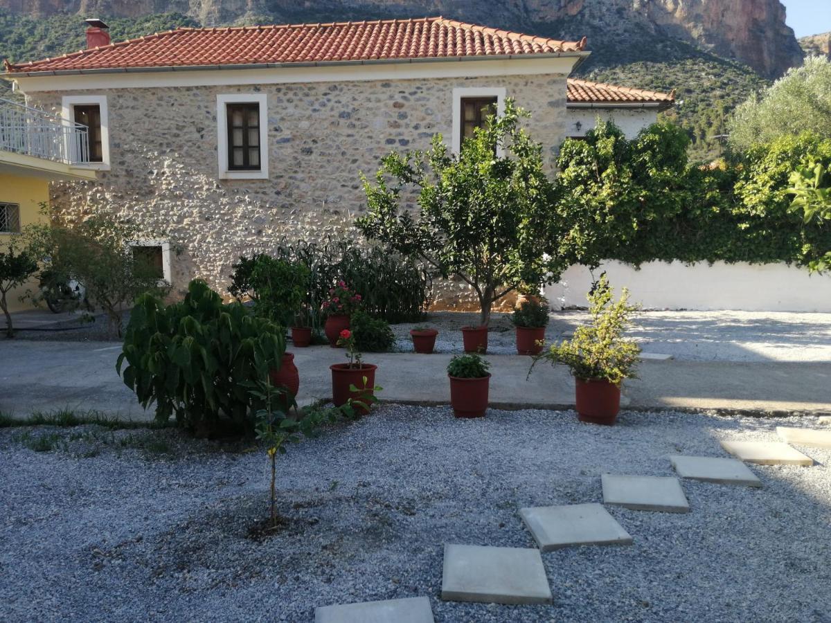 Sunny Cozy House With Grand Courtyard Apartment Leonidio Exterior photo